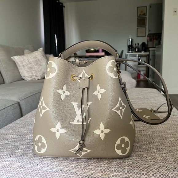 Louis Vuitton Neo Noe MM - Picture 6 of 11